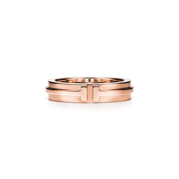 Bague Tiffany T en or rose 18 carats Largeur: 4,5 mm – Size 4 Tiffany & Co.