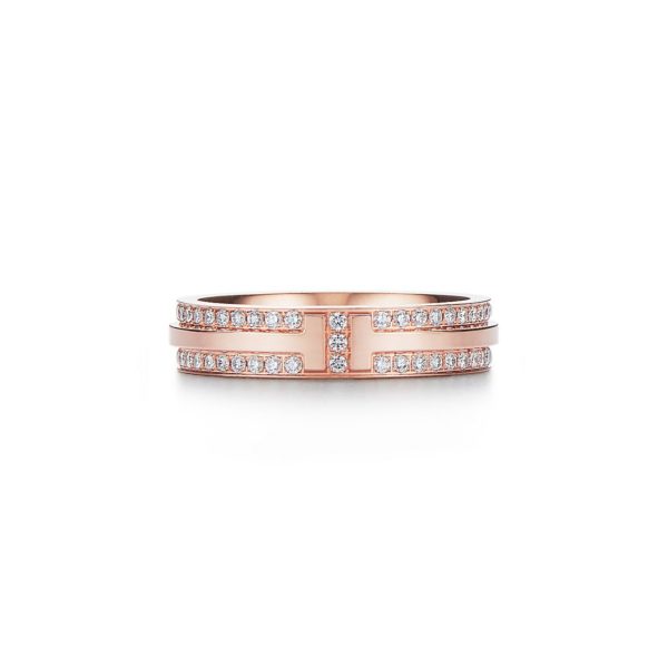 Bague Tiffany T en or rose 18 cts et pavée de diamants Largeur: 4,5 mm – Size 10 1/2 Tiffany & Co.
