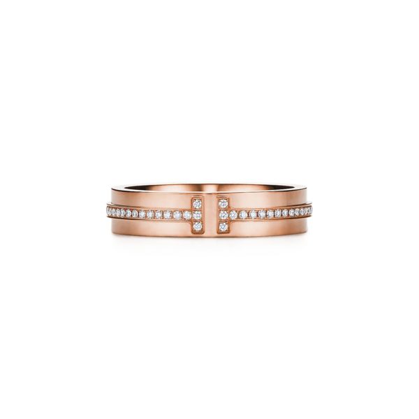 Bague en diamants Tiffany T en or rose 18 carats Largeur: 4,5 mm – Size 10 Tiffany & Co.