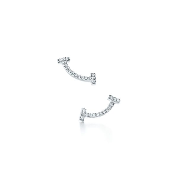Boucles d&rsquo;oreilles Tiffany T Smile en or blanc 18 carats et diamants Tiffany & Co.
