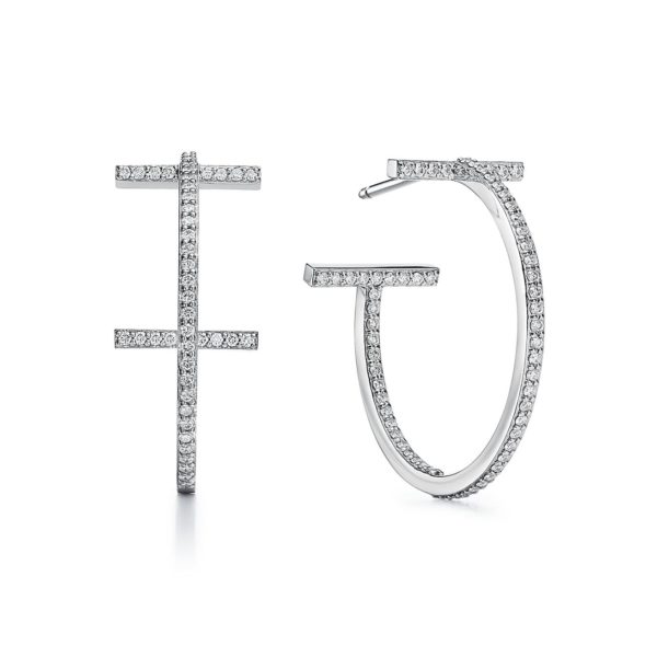 Boucles d&rsquo;oreilles créoles Tiffany T en or blanc 18 carats et diamants Medium Tiffany & Co.