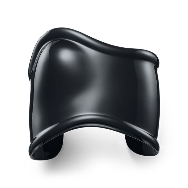 Manchette Bone Medium Elsa Peretti, finition noire sur cuivre Largeur: 61 mm – Size Large Tiffany & Co.