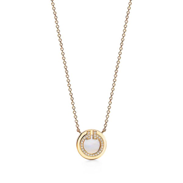 Pendentif Cercle Tiffany T en or 18 carats, nacre et diamants Small Tiffany & Co.