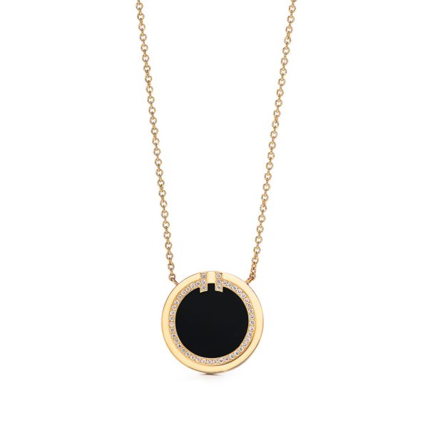 Pendentif Cercle Tiffany T en or 18 carats, onyx noir et diamants Tiffany & Co.