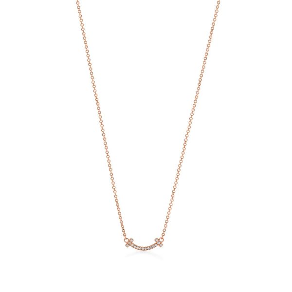 Pendentif Smile Tiffany T en or rose 18 carats et diamants Mini Tiffany & Co.