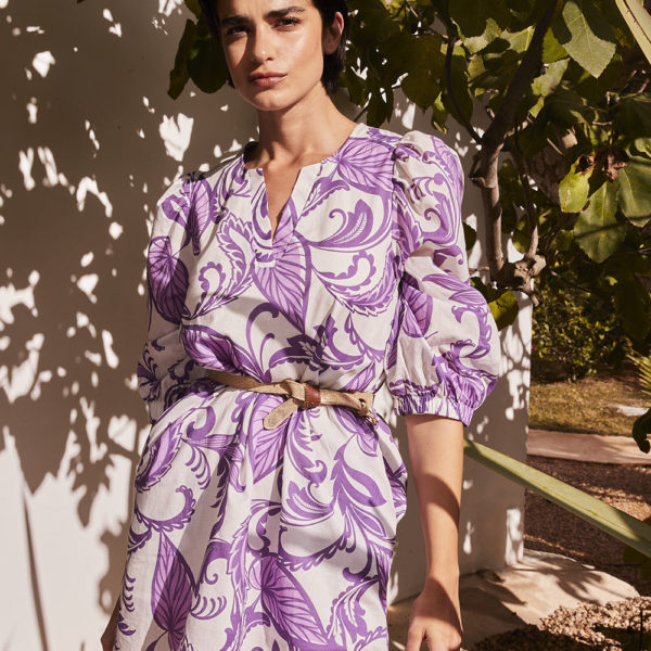 Robe courte violette en coton imprimé – La Fée Maraboutée