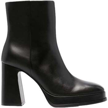 Bottes Ash  –