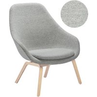 About A Lounge Chair High AAL 93 – Hallingdal 110- beige / gris clair – chêne savonné – Hay