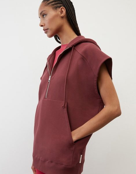 Cape oversize sans manches en molleton