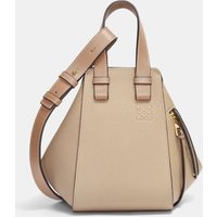 Sac besace Compact Hammock en cuir grainé – Loewe