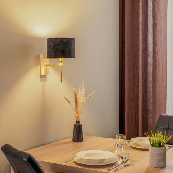Euluna Applique Adin, noire/laiton, à une lampe Euluna