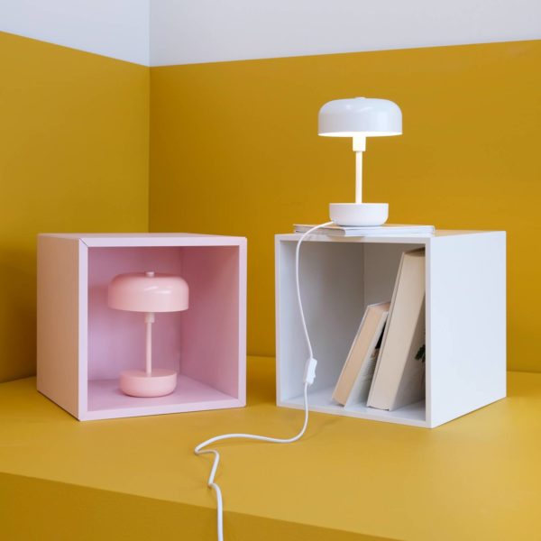 Dyberg Larsen Lampe de table LED à accu Haipot, rose, intensité variable Dyberg Larsen