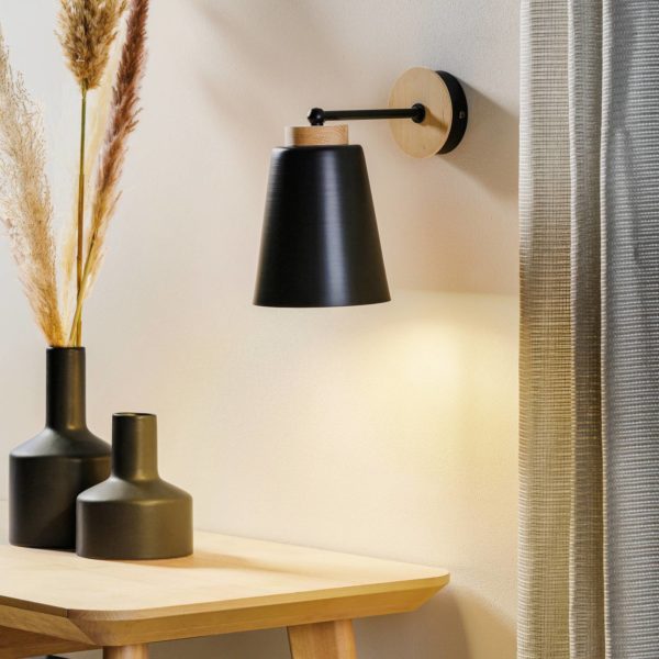 EMIBIG LIGHTING Applique Periot K1 avec décor en bois, noire EMIBIG LIGHTING