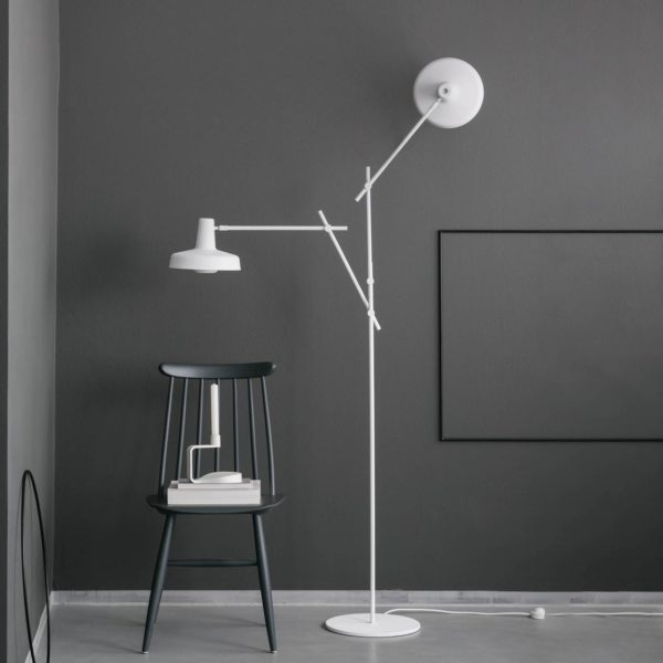 GRUPA Arigato lampadaire, à deux lampes, blanc GRUPA