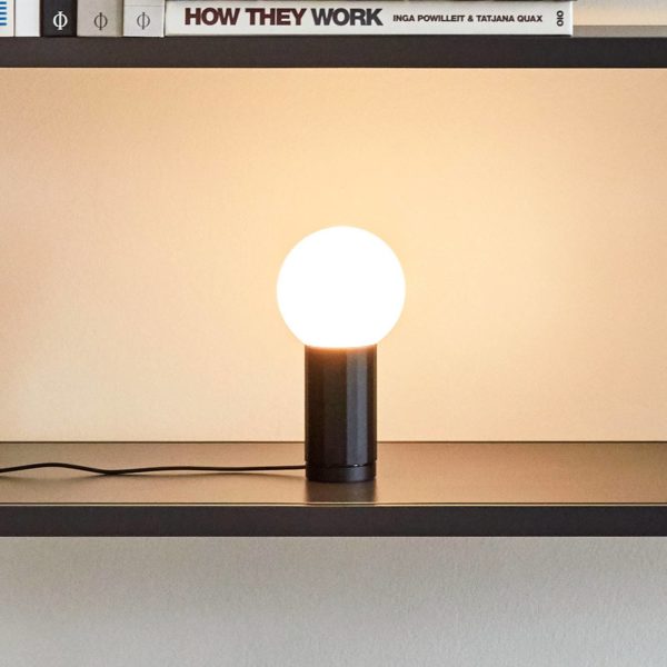 HAY Turn on lampe à poser LED dimmable pied noir Hay