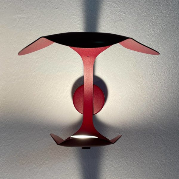Knikerboker Le Gigine applique LED rouge Knikerboker