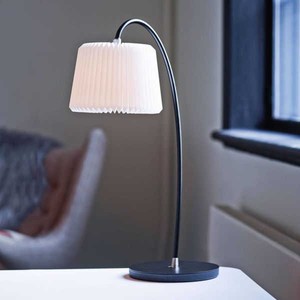 LE KLINT Snowdrop – lampe à poser en plastique Le Klint