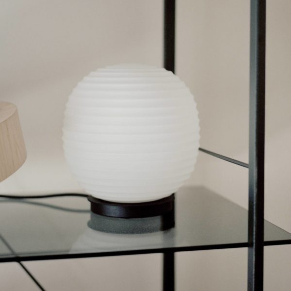 New Works Lantern Globe Small lampe de table, Ø 20cm New Works