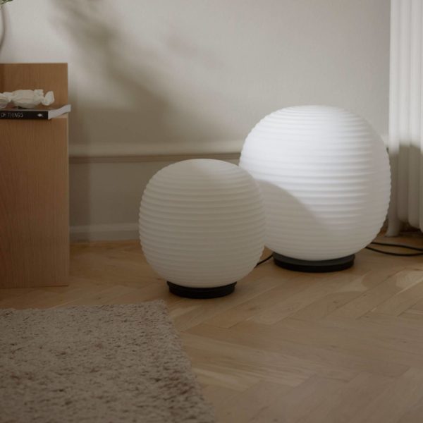New Works Lantern Globe Large lampe de table, Ø 40cm New Works