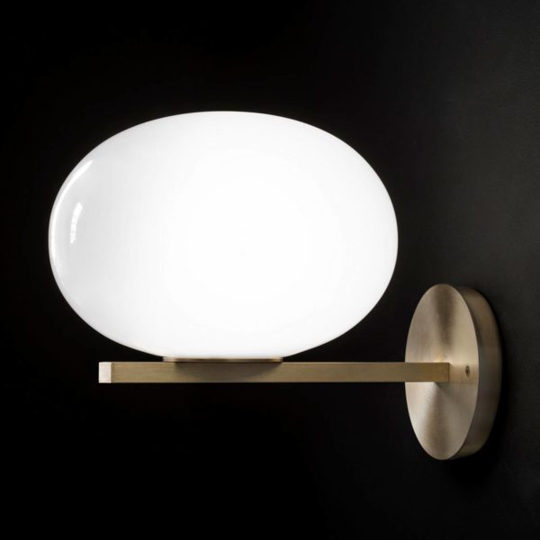Oluce Alba – applique à abat-jour en verre opale Oluce