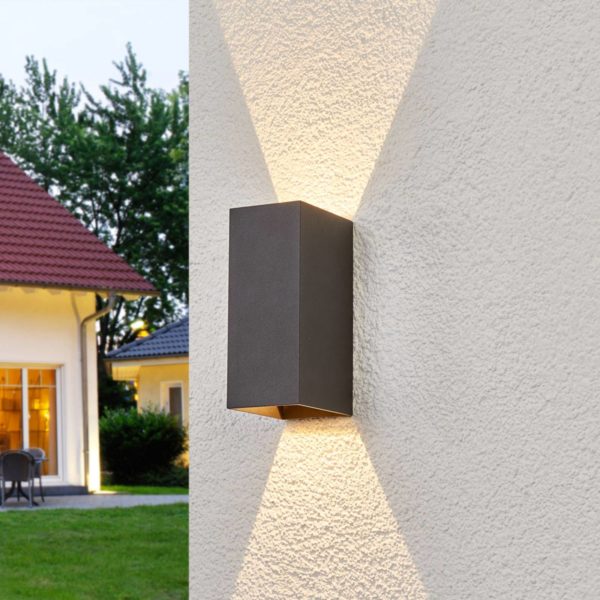 Lucande Mikka – Applique murale extérieure LED à 2 flammes LUCANDE