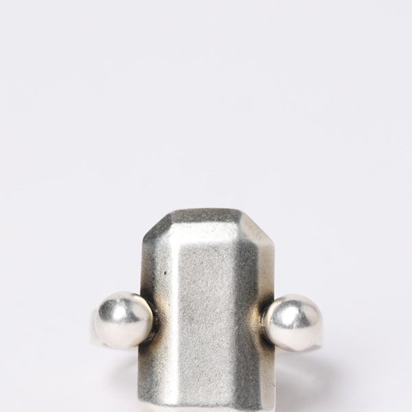 Vivil Rectangular Ring – ANN DEMEULEMEESTER