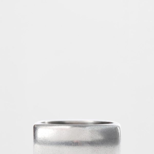 Hilta Ring – ANN DEMEULEMEESTER