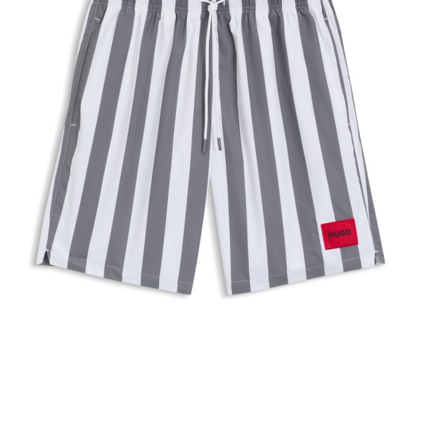 Short de bain à rayures larges et étiquette logotée – Hugo Boss