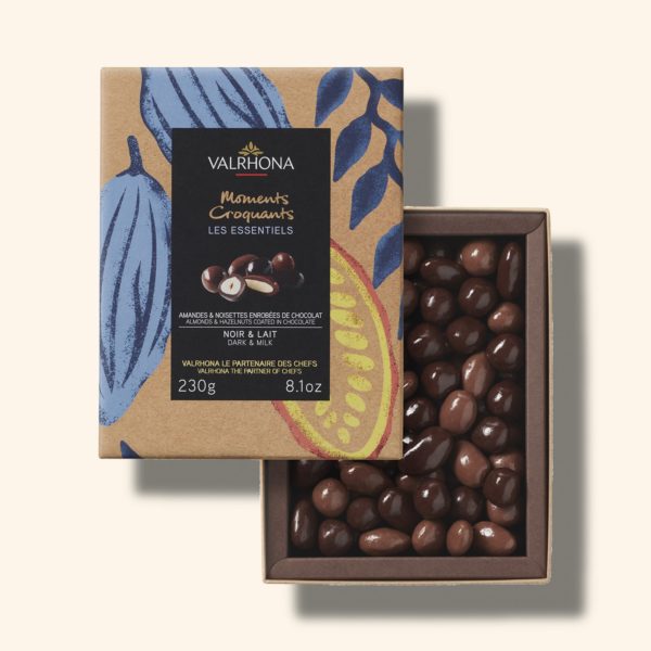 Coffret amandes et noisettes enrobées de chocolat noir et lait – 230g – VALRHONA